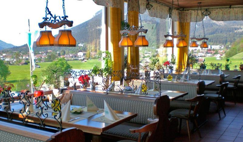 Hotel Restaurant Hausberg Garmisch-Partenkirchen Buitenkant foto