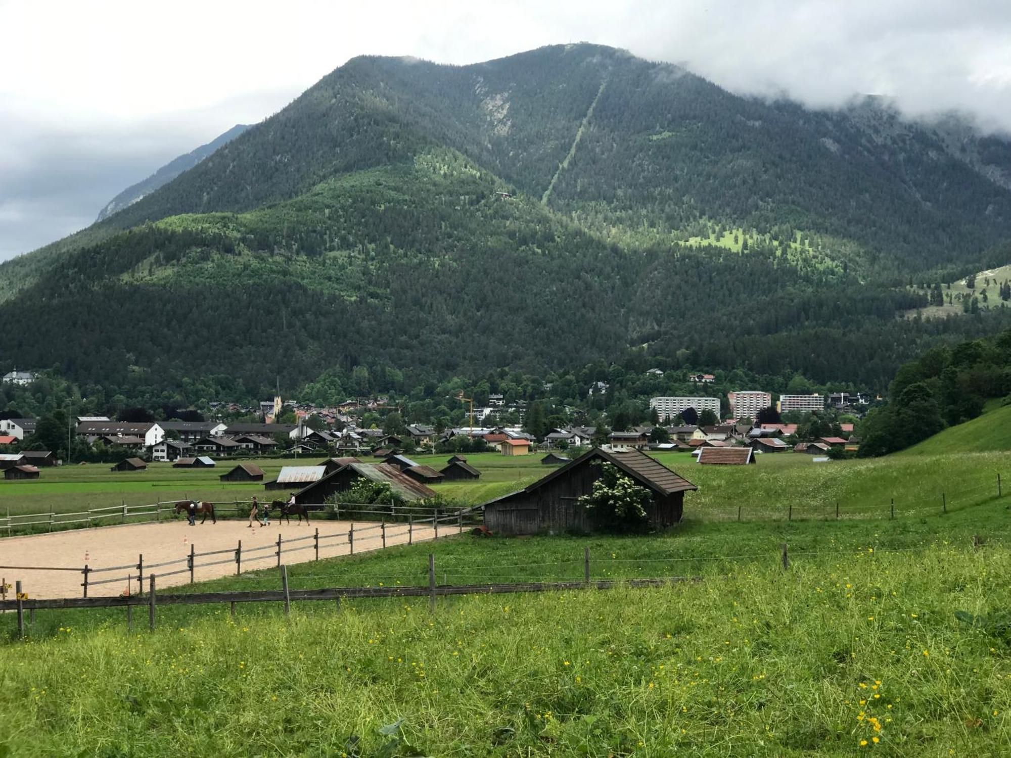 Hotel Restaurant Hausberg Garmisch-Partenkirchen Buitenkant foto